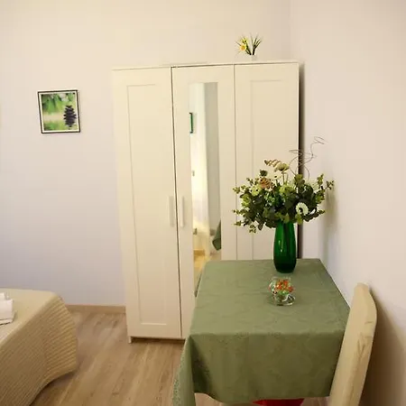 Bed & Breakfast Magi *